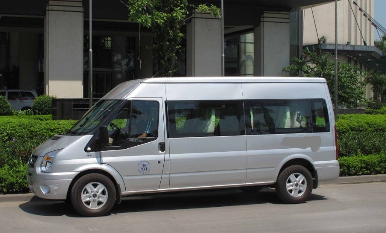 Thuê Xe 16 Chỗ Uy Tín Đi Du Lịch – Phù Hợp Cho Gia Đình & Doanh Nghiệp
