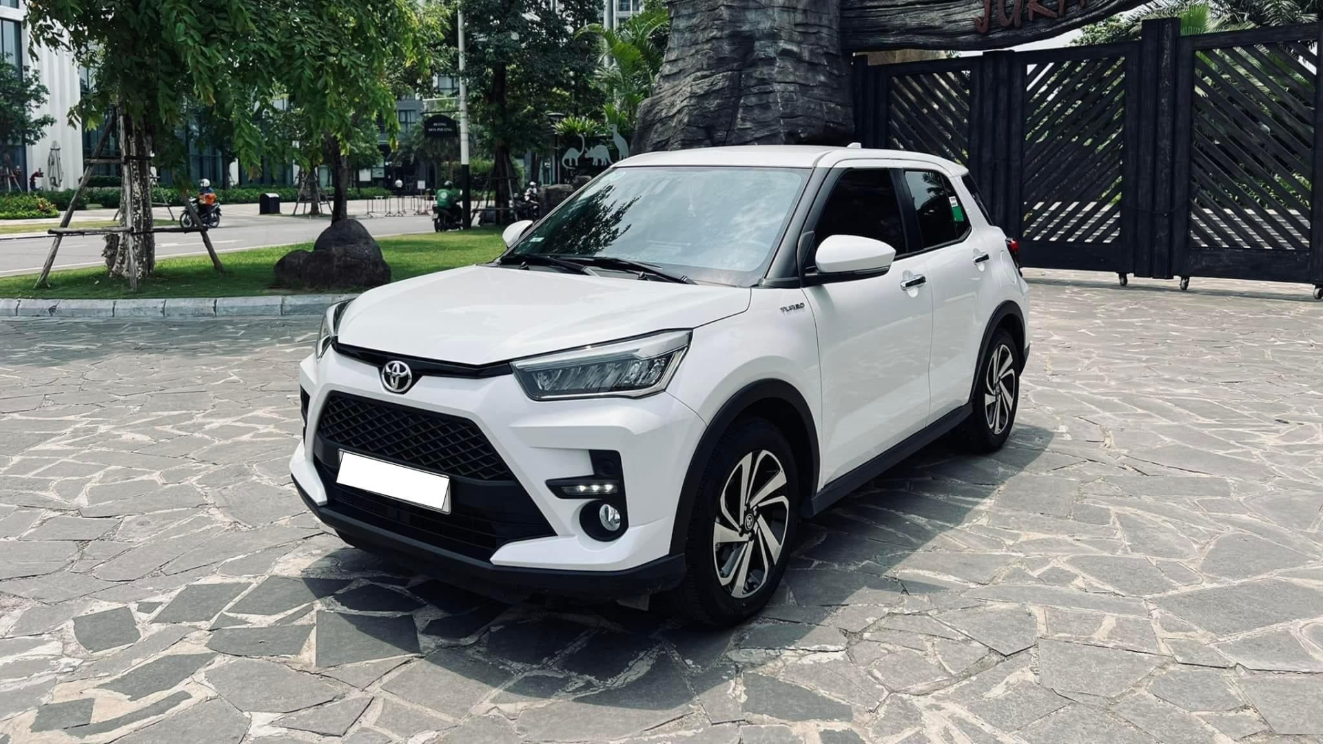 Thuê Xe 4 Chỗ Từ Hồ Chí Minh Đi Long An Giá Rẻ - Gọi Ngay!