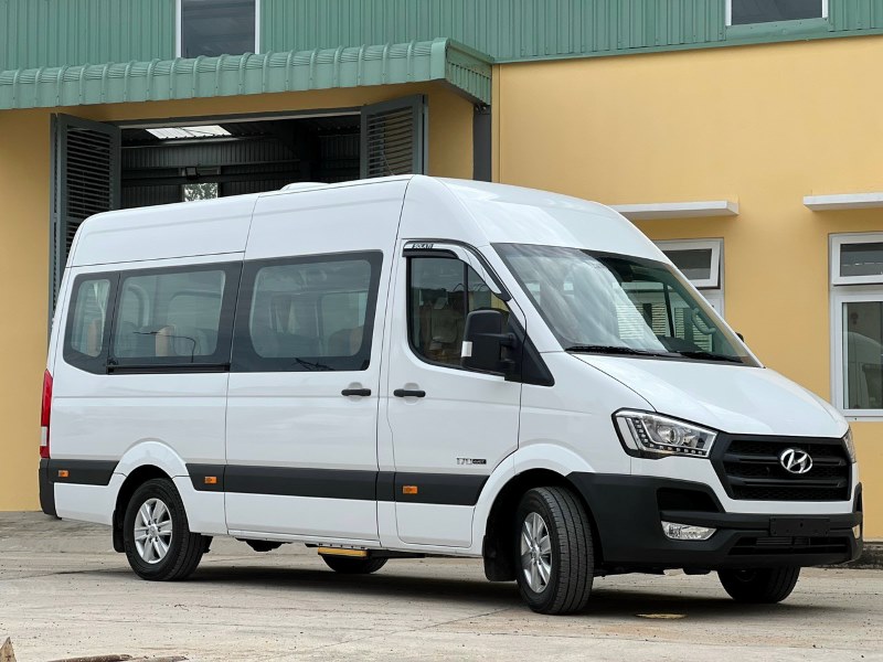 Thuê Xe 16 Chỗ Có Tài Xế: Giải Pháp Tiện Lợi Cho Chuyến Đi Nhóm, Tiết Kiệm Chi Phí