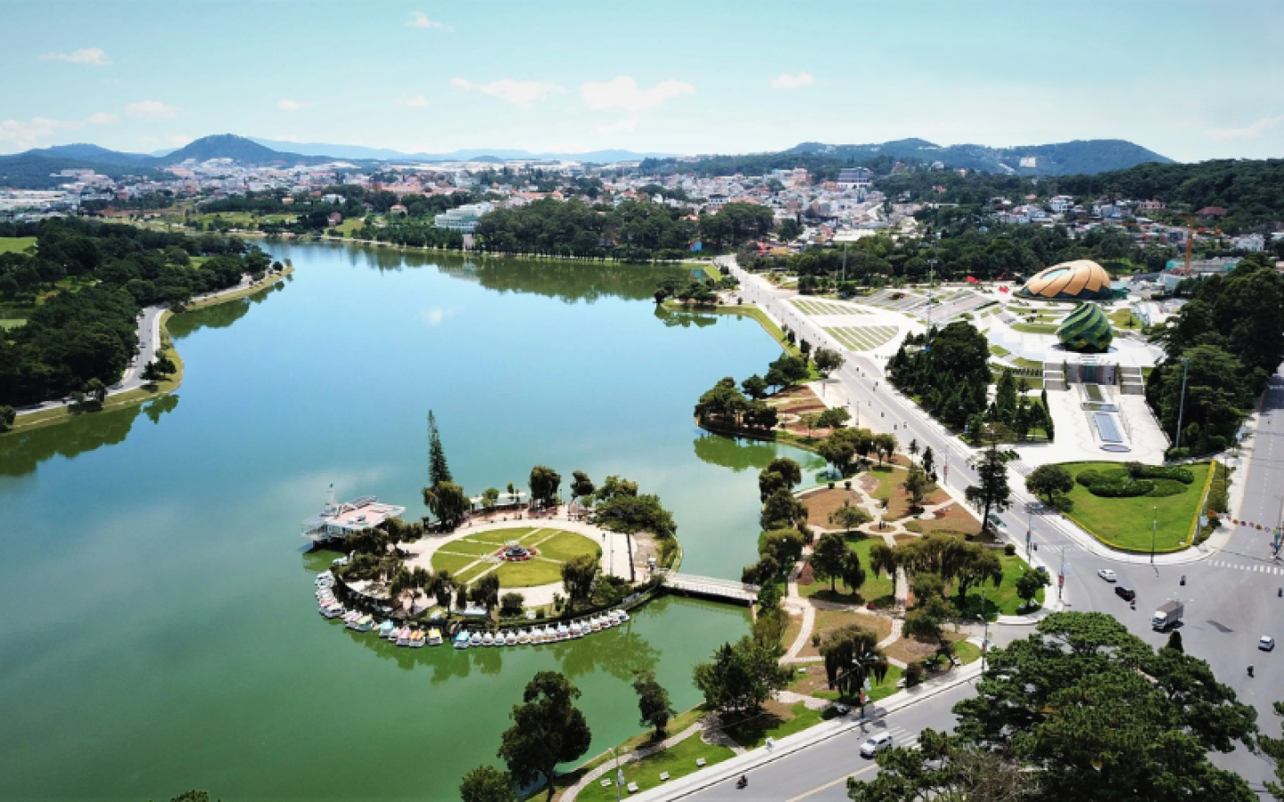 Thuê xe đi Lâm Đồng