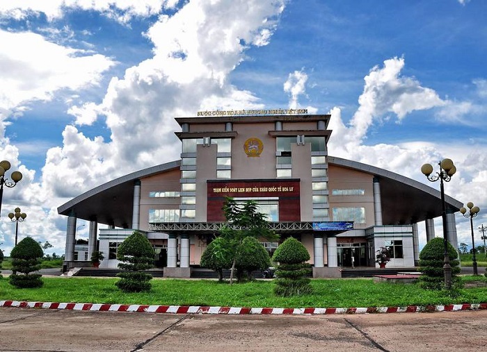 Cửa khẩu quốc tế Hoa Lư huyện Lộc Ninh tỉnh Bình Phước