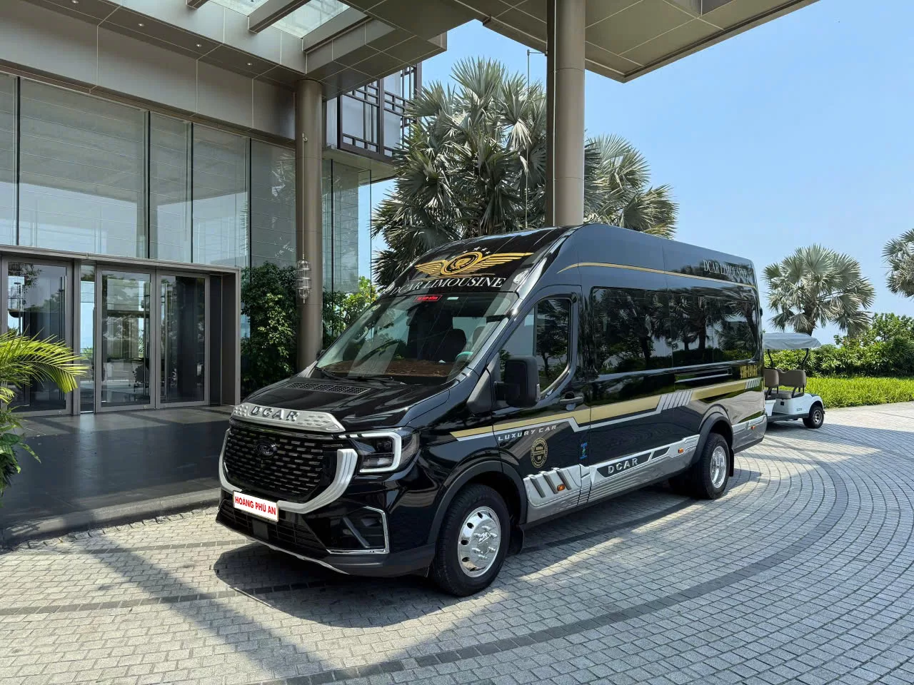 Thuê xe limousine Đà Nẵng có tài xế