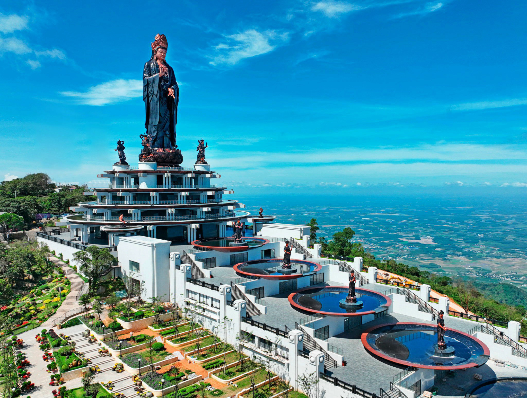 Toàn cảnh núi Bà Đen Tây Ninh