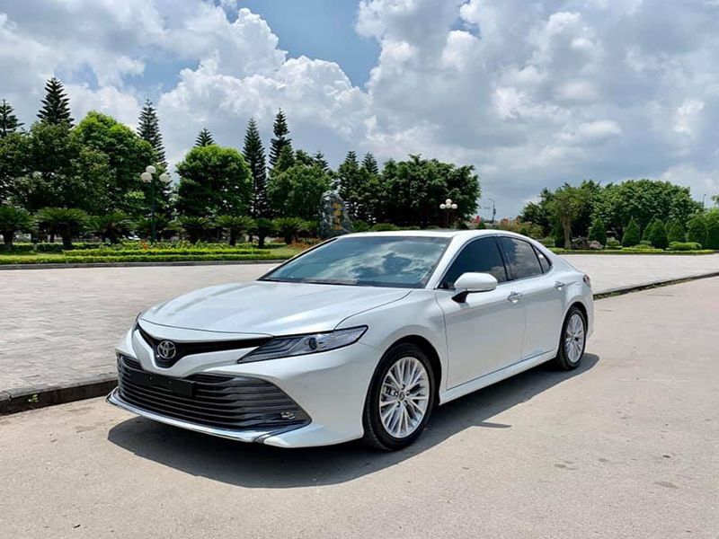 Xe dịch vụ đưa đón khách tại sân bay quốc tế Phú Quốc