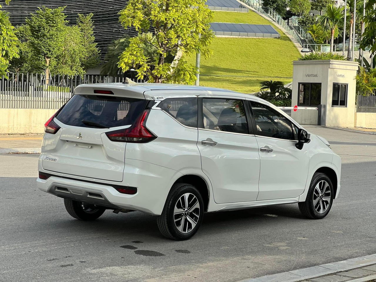 thuê xe Mitsubishi Xpander 7 chỗ đi Cần Thơ giá rẻ