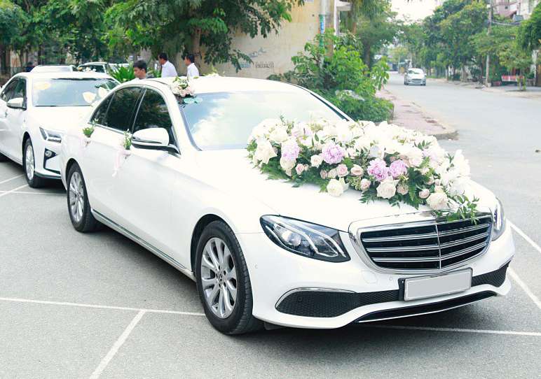 Thuê xe cưới hỏi Mercedes-Benz