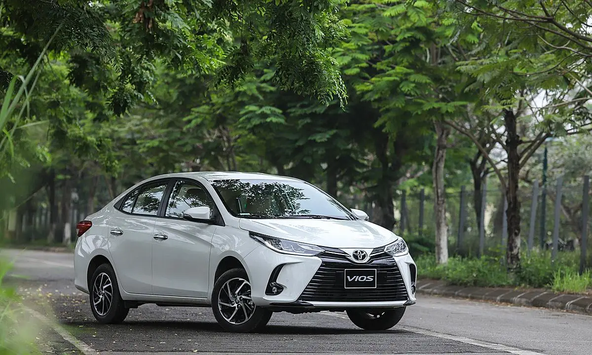 Thuê xe 4 chỗ có tài xế Toyota Vios