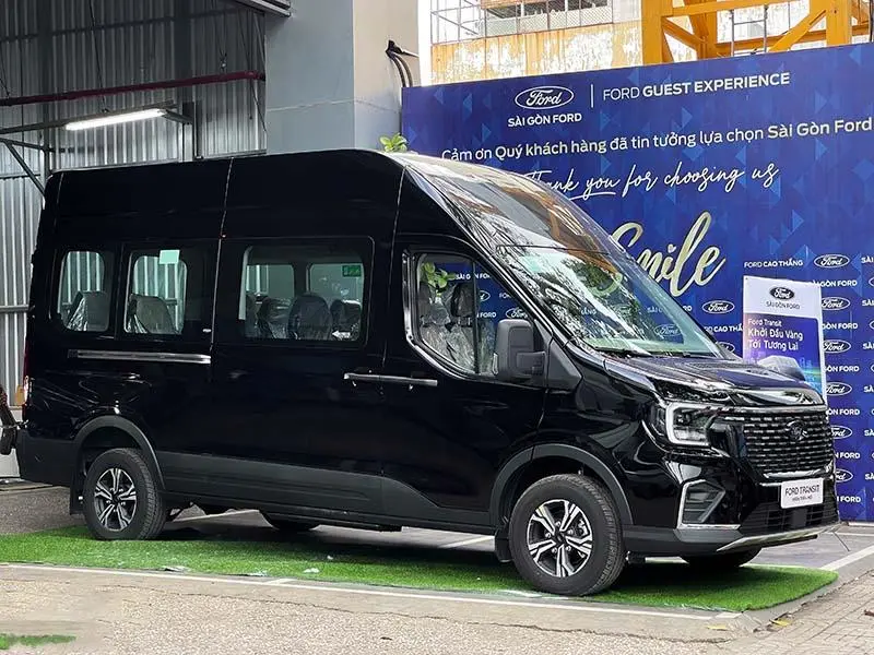 Thuê xe 16 chỗ Ford Transit Premium có tài xế
